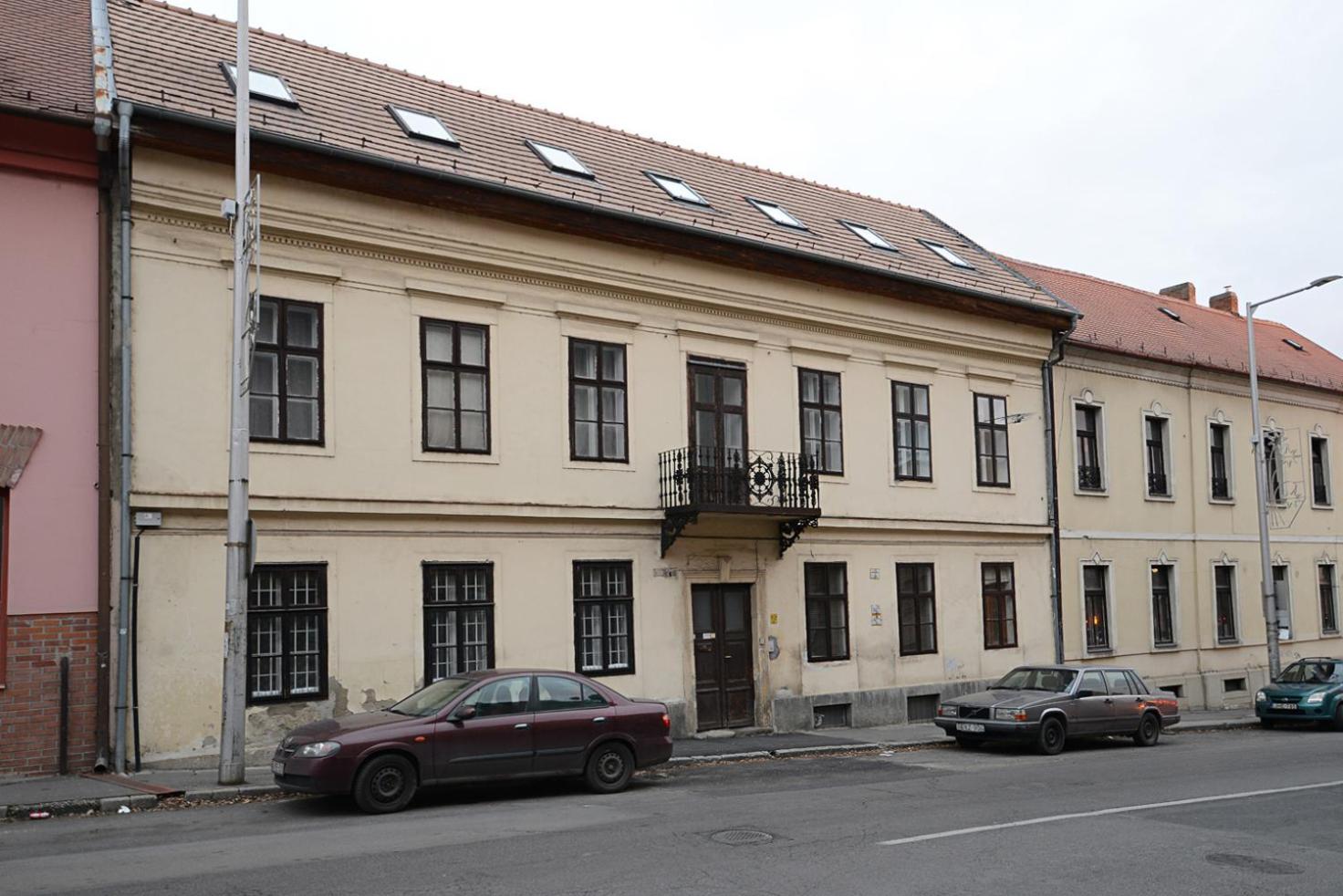 Centrum Apartman Печ Экстерьер фото