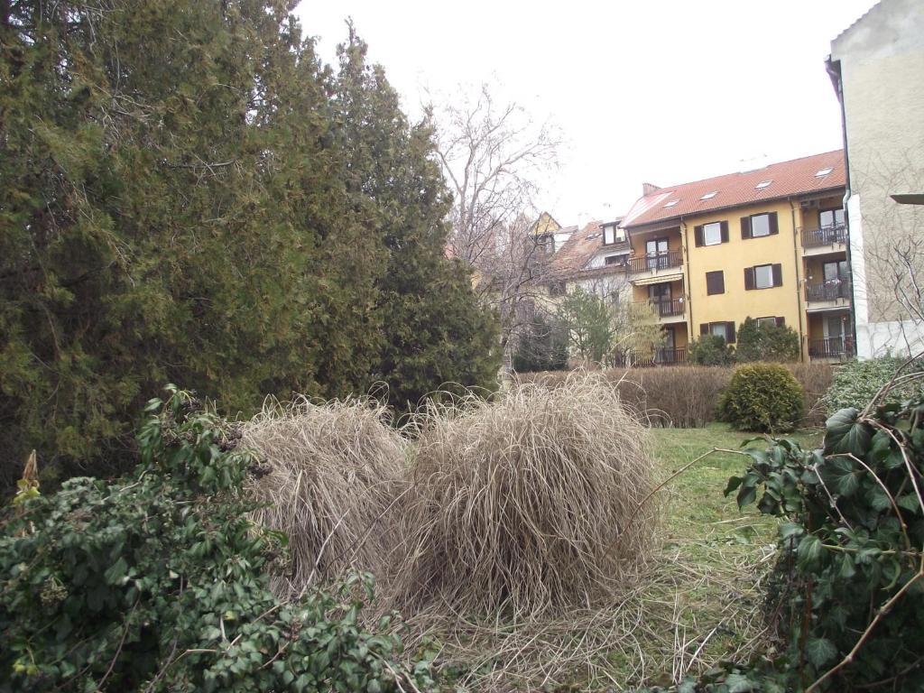 Centrum Apartman Печ Экстерьер фото