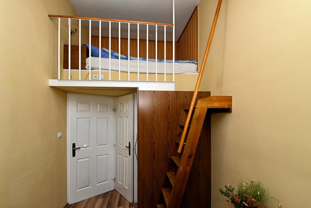 Centrum Apartman Печ Экстерьер фото