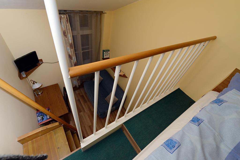 Centrum Apartman Печ Экстерьер фото