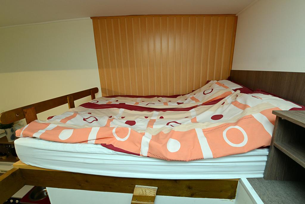 Centrum Apartman Печ Экстерьер фото