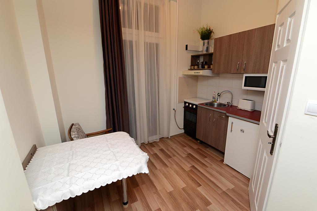 Centrum Apartman Печ Экстерьер фото